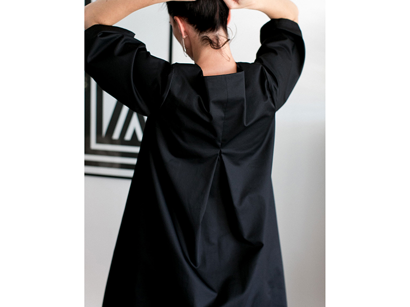 assemblyline-boxpleatdress-1000stoff-back