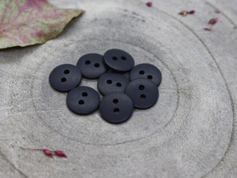 atelierbrunette-buttons-1000stoff-knöpfe-classic-matte-night