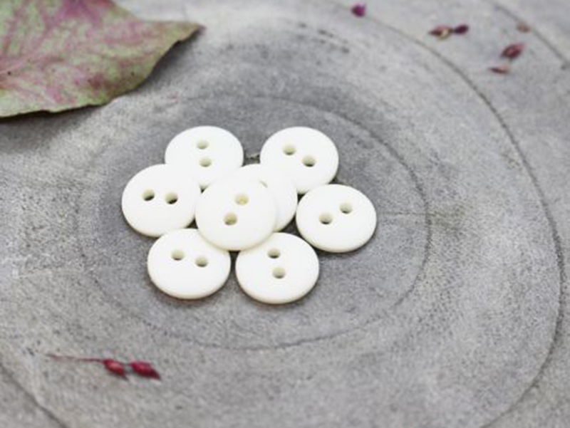 atelierbrunette-buttons-1000stoff-knöpfe-classic-shine-offwhite