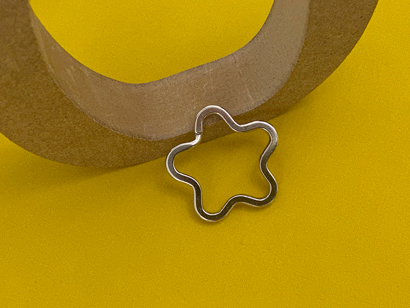 schlüselring-silber-blume-1000stoff