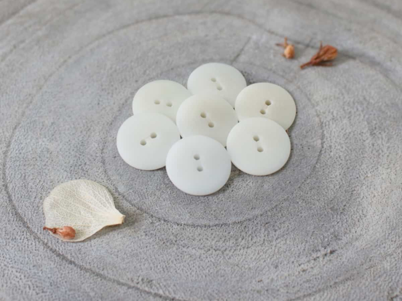 atelierbrunette-buttons-knöpfe-palm-offwhite-1000stoff-d