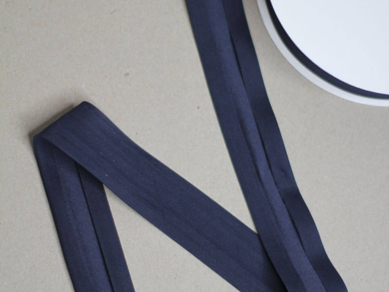 jordan-quilt-bias-mindthemaker-1000stoff-indigonight