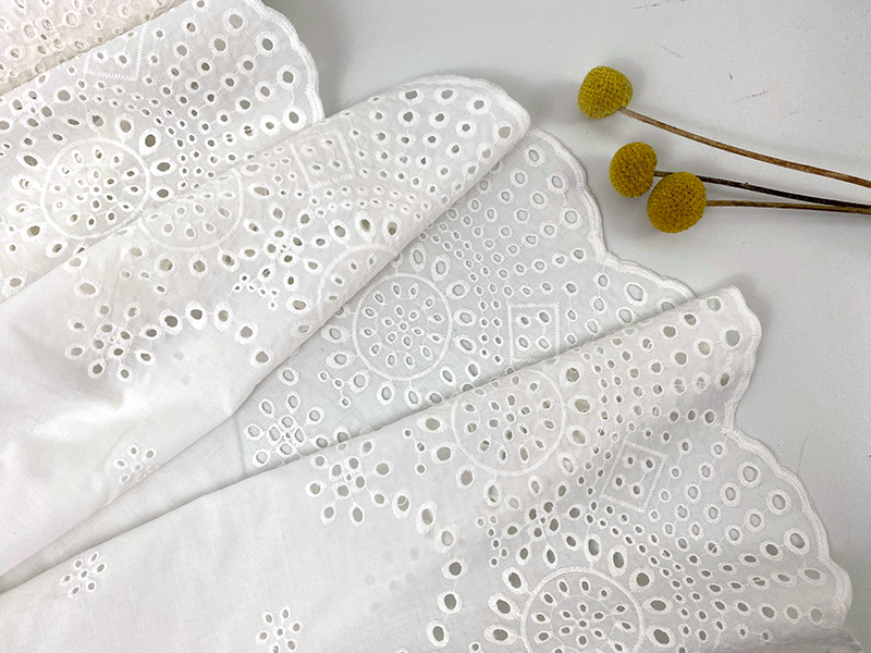 baumwolle-lochstickerei-spiegelbordüre-1000stoff-weiß