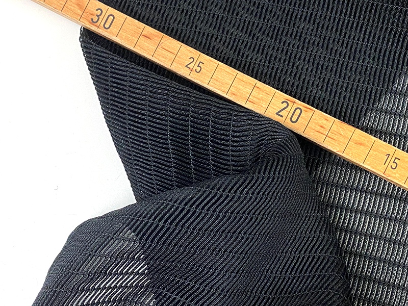 designerleftover-techno-mesh-schwarz-1000stoff-det